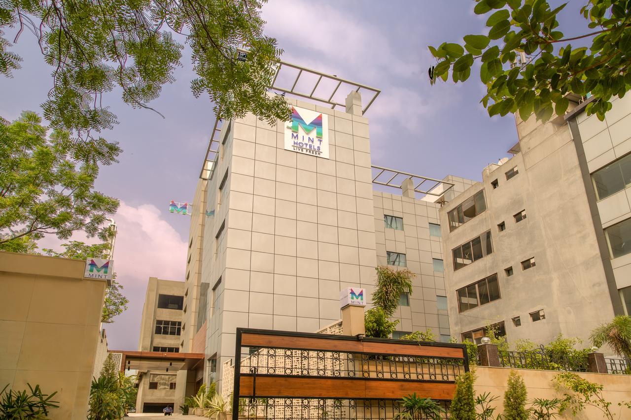 Lemon Tree Hotel, Noida Exterior foto